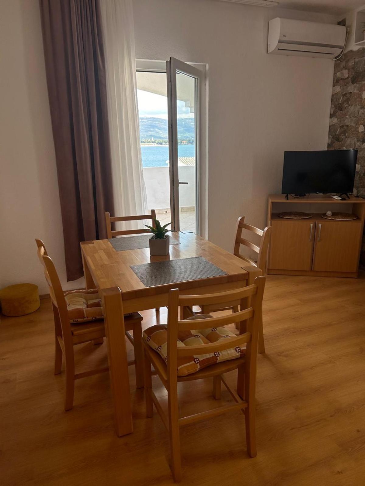 Apartmani Grgic Trogir Eksteriør billede