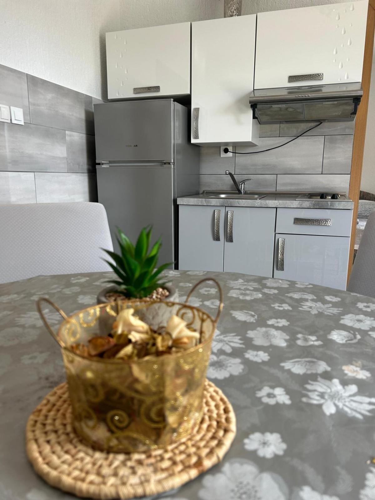 Apartmani Grgic Trogir Eksteriør billede