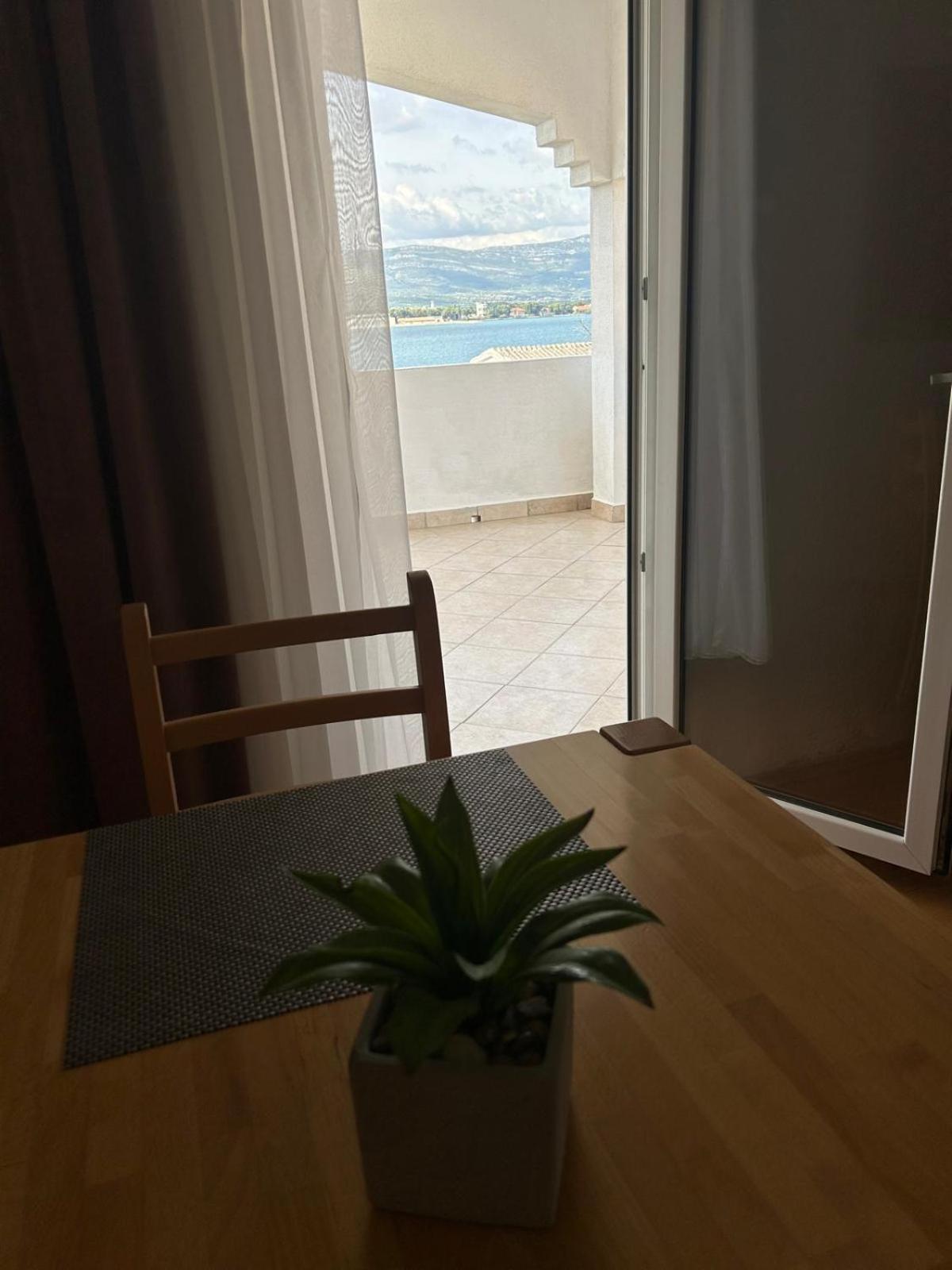 Apartmani Grgic Trogir Eksteriør billede