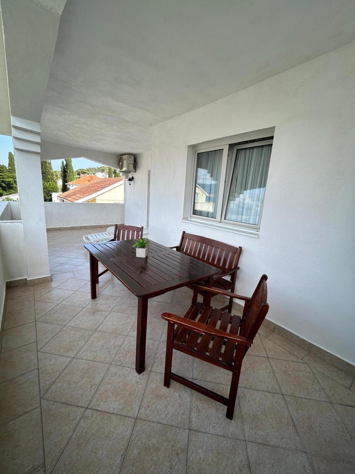 Apartmani Grgic Trogir Eksteriør billede