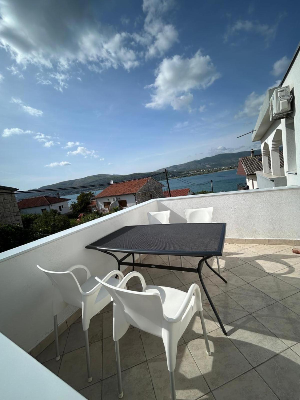 Apartmani Grgic Trogir Eksteriør billede